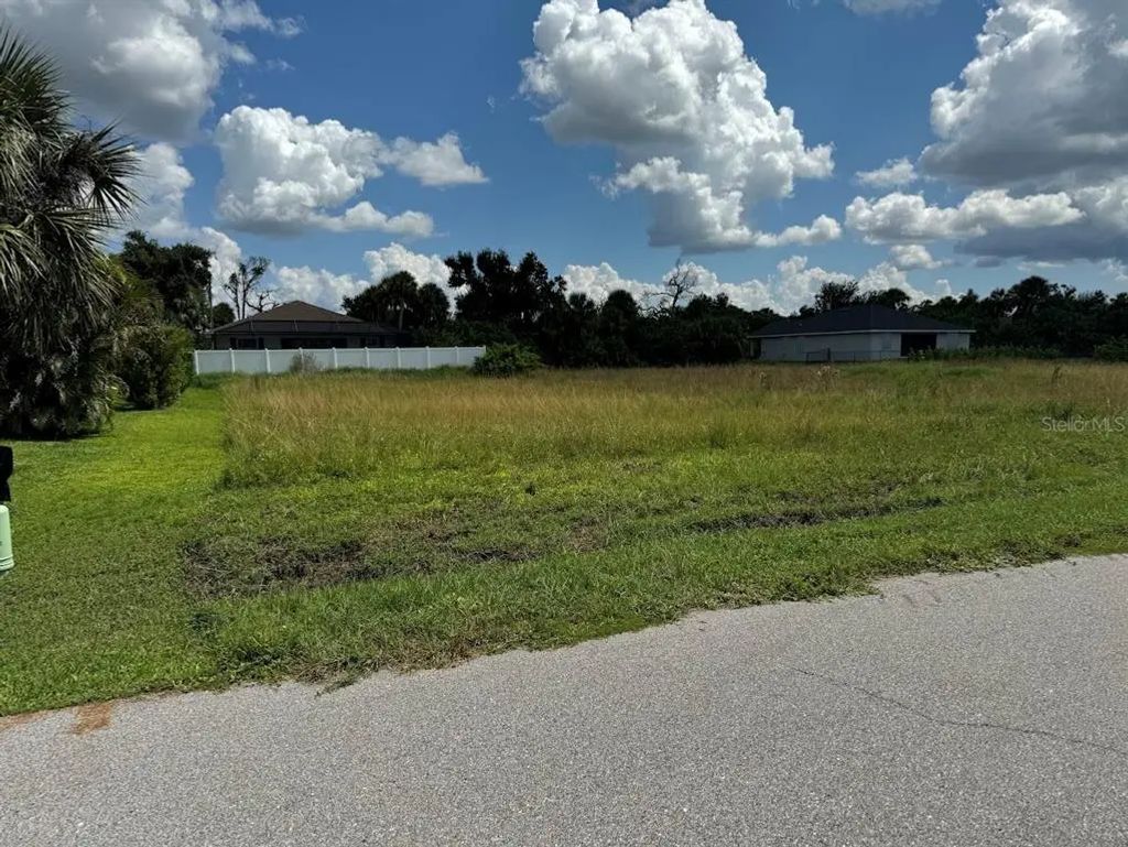 139 Sesame Road W, ROTONDA WEST