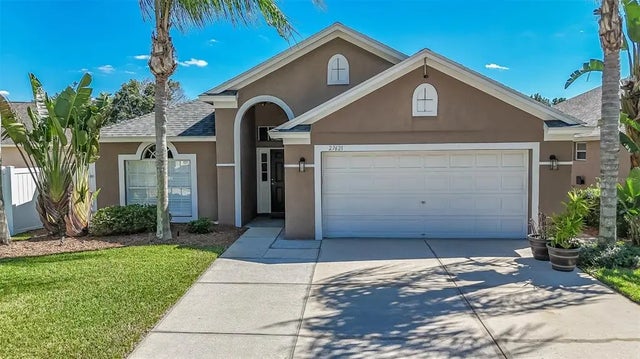 27621 Sugar Loaf Drive, WESLEY CHAPEL