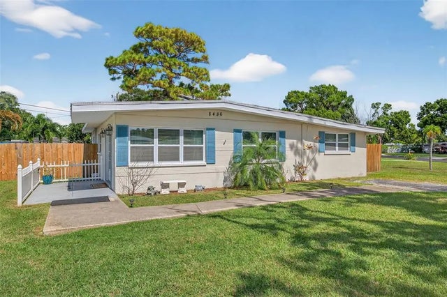 8486 Pelican Lane, SEMINOLE