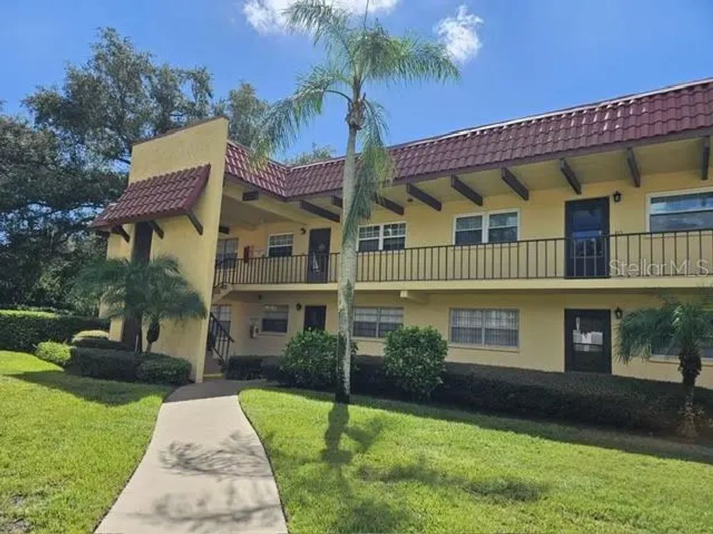 1845 S Highland Avenue 11-11, LARGO