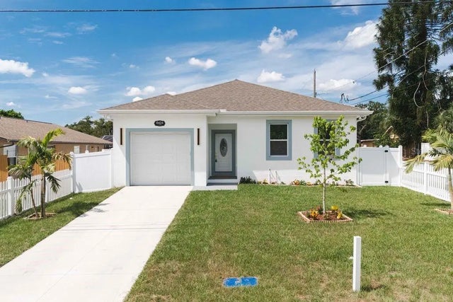 8424 N 16th Street, TAMPA