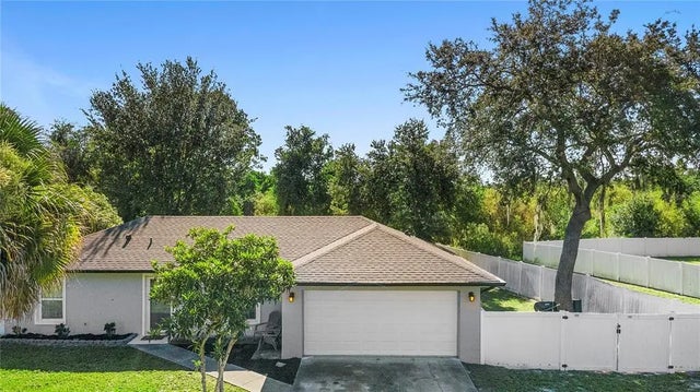 633 Leland Drive, DELTONA