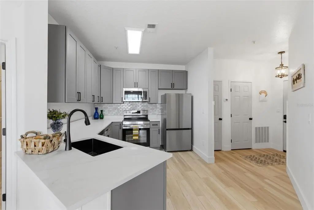4323 Bayside Village Drive 312, TAMPA