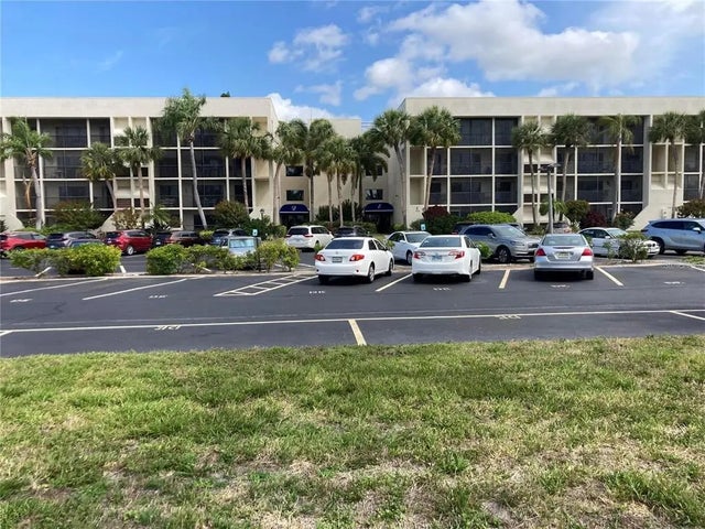 6114 43rd Street W 301e, BRADENTON