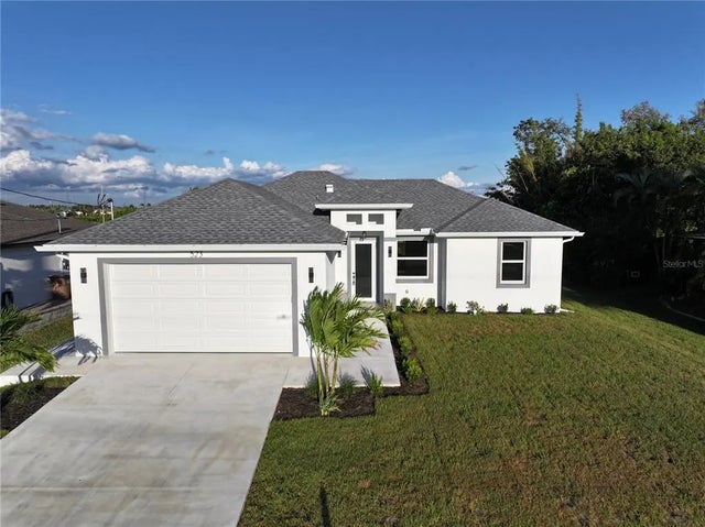 523 Nw 26th Place, CAPE CORAL