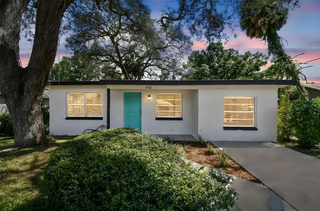 1932 W Saint John Street, TAMPA