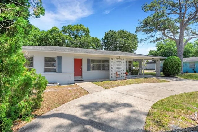 303 Shore Drive W, OLDSMAR
