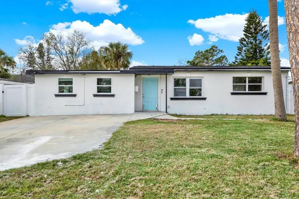 4234 Des Moines Street Ne, ST. PETERSBURG