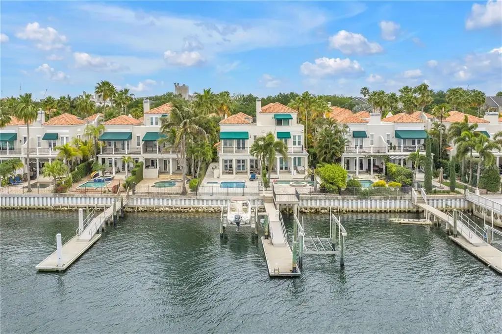 1133 Abbeys Way, TAMPA