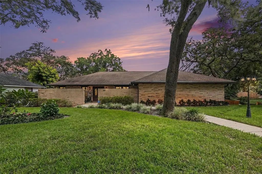 201 Wild Oak Drive, BRANDON