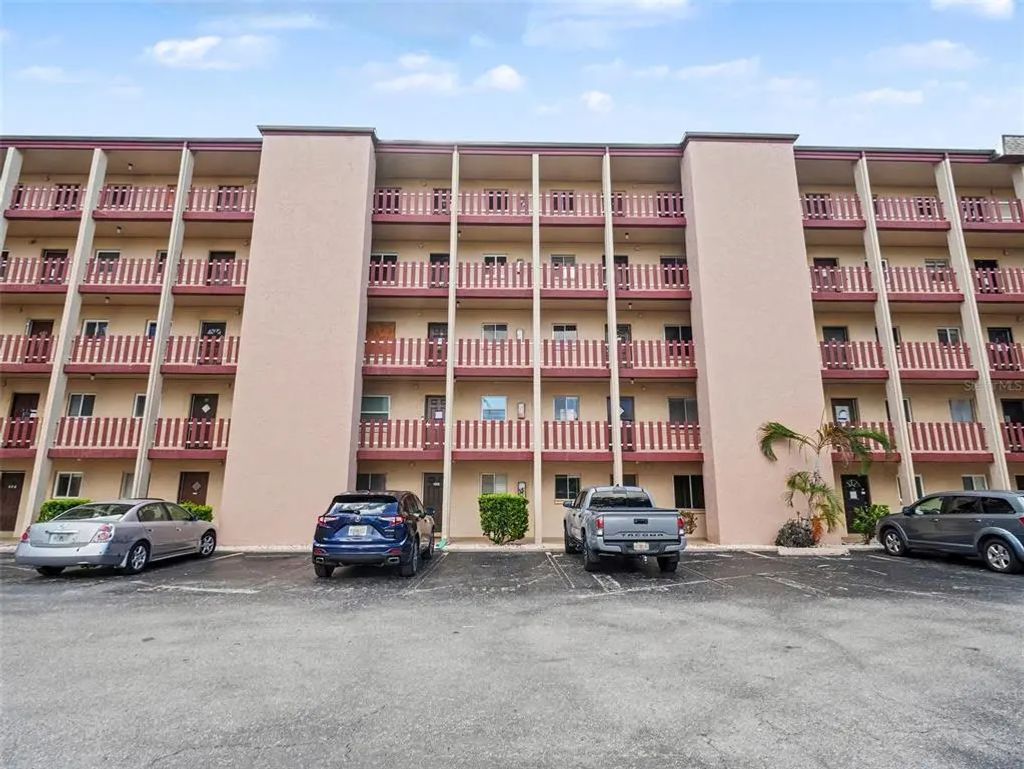 4023 Lake Bayshore Drive 112, BRADENTON