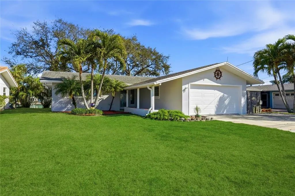 541 Lillian Drive, MADEIRA BEACH