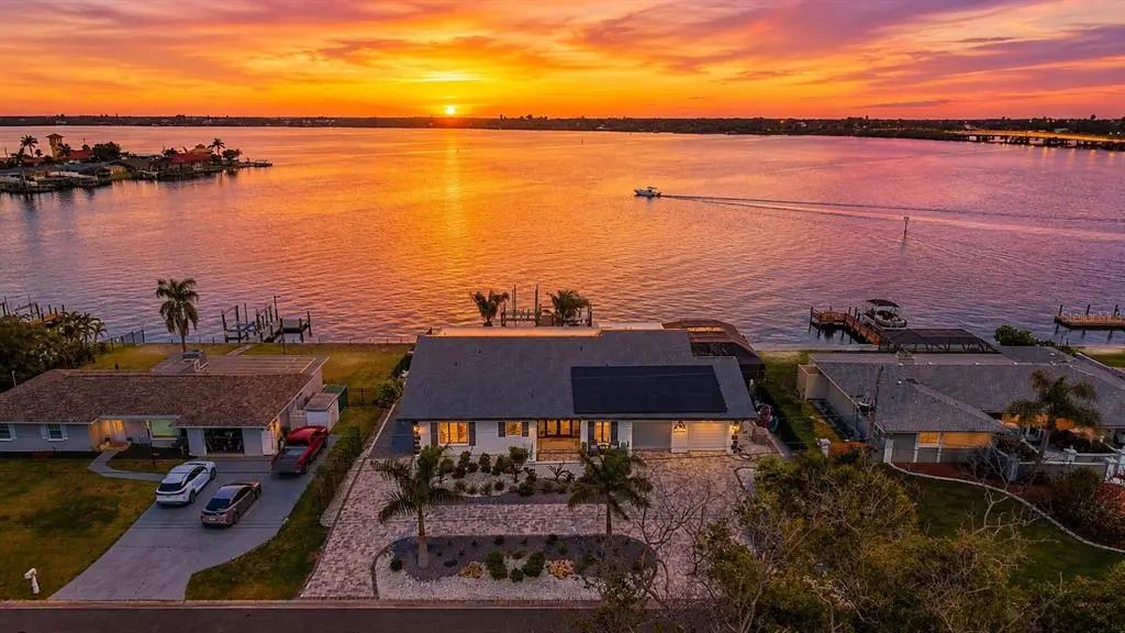 5207 Bay State Road, PALMETTO