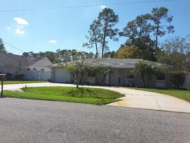 74 Berkshire Lane, PALM COAST
