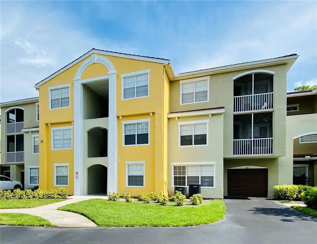 5551 Bentgrass Drive 11-303, SARASOTA