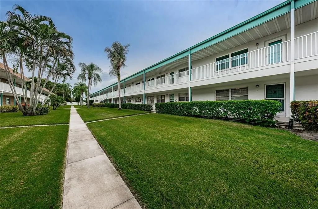 5217 81st Street N 11, ST PETERSBURG