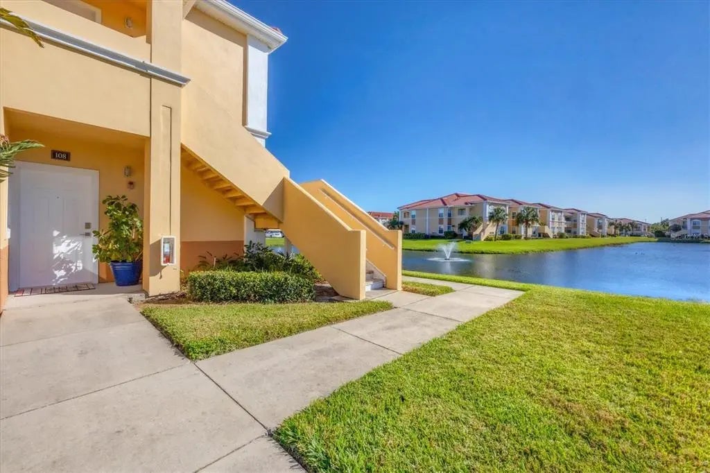 2950 Viscaya Place 108, SARASOTA