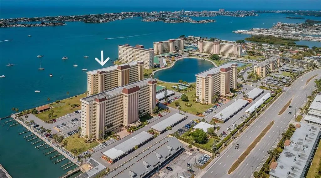 4525 Cove Circle 604, ST PETERSBURG