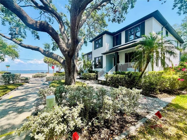 2802 Northpointe Lane, TAMPA