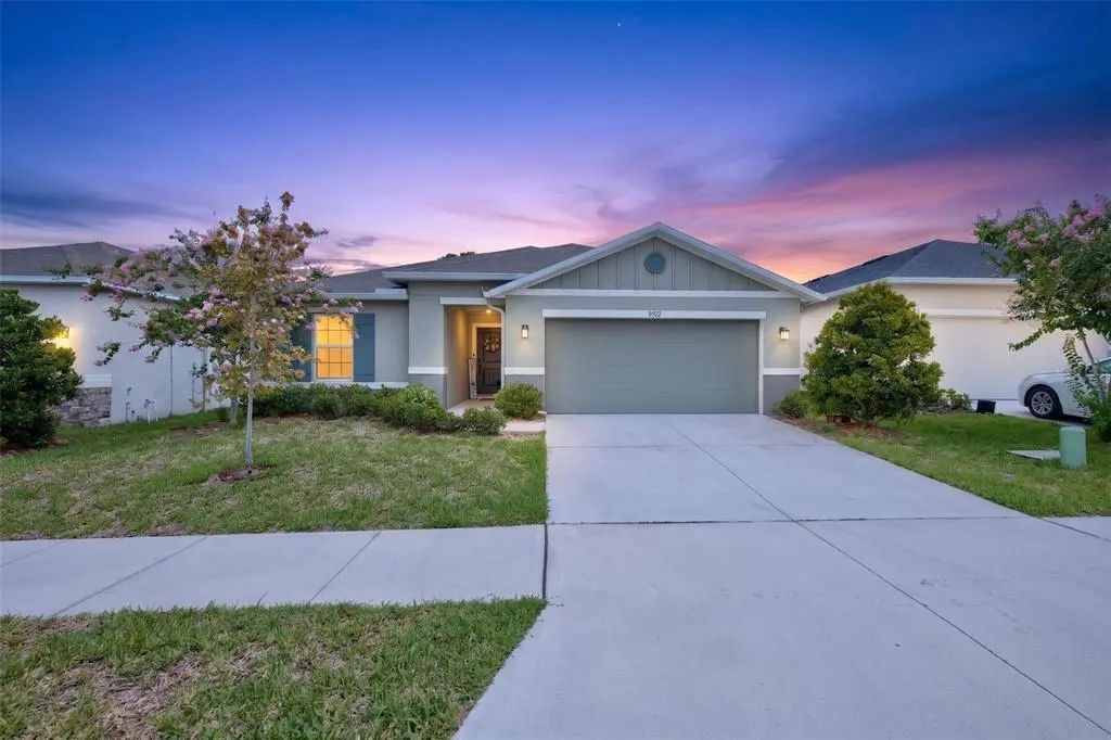 9972 Mesic Woods Avenue, SEFFNER