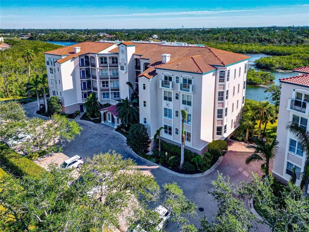 5408 Eagles Point Circle 302, SARASOTA