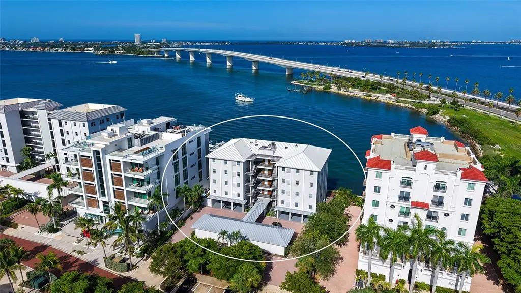 174 Golden Gate Point 43, SARASOTA