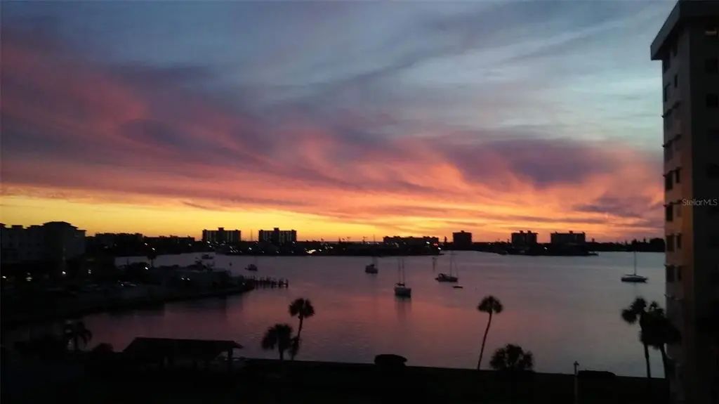 4550 Cove Circle 505, ST PETERSBURG