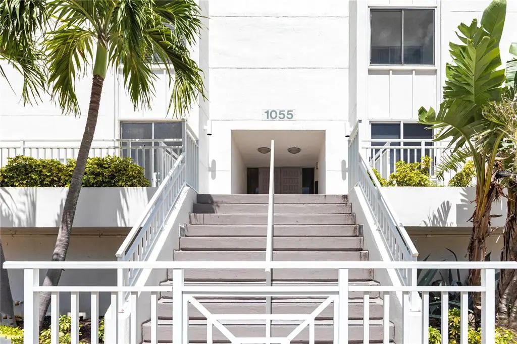 1055 W Peppertree Drive 106aa, SARASOTA
