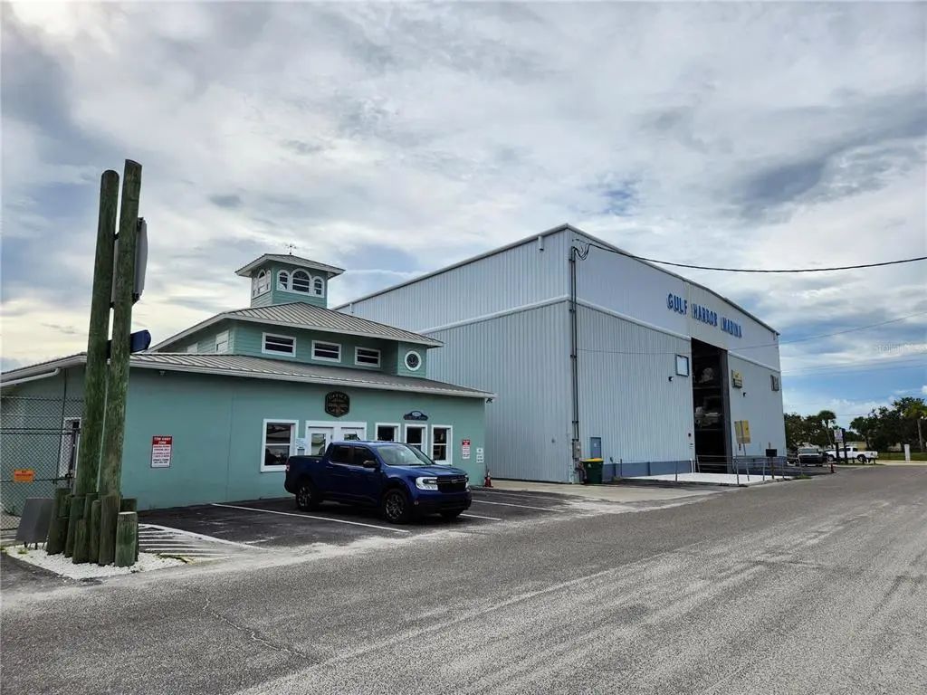 100 Circuit Road N12, NOKOMIS