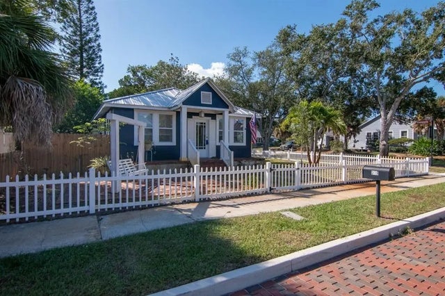 319 W Lemon Street, TARPON SPRINGS
