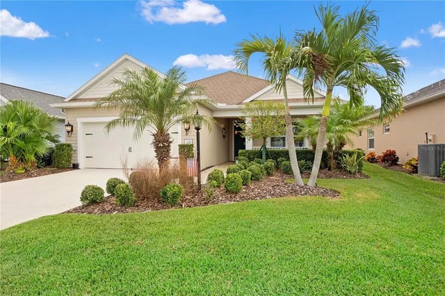 7586 Ridgelake Circle, BRADENTON