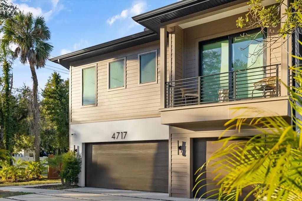 4717 W Estrella Street, TAMPA