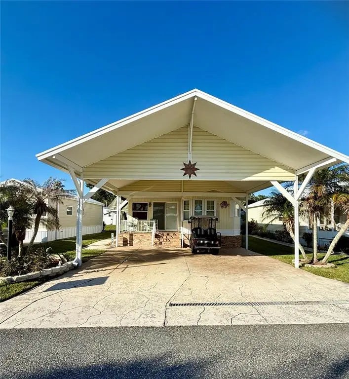 132 Citrus Ridge Drive, DAVENPORT