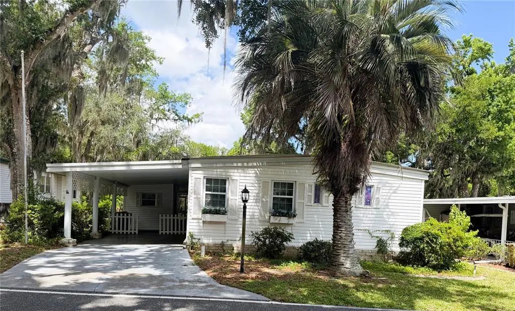 127 Royal Palm Drive, LEESBURG