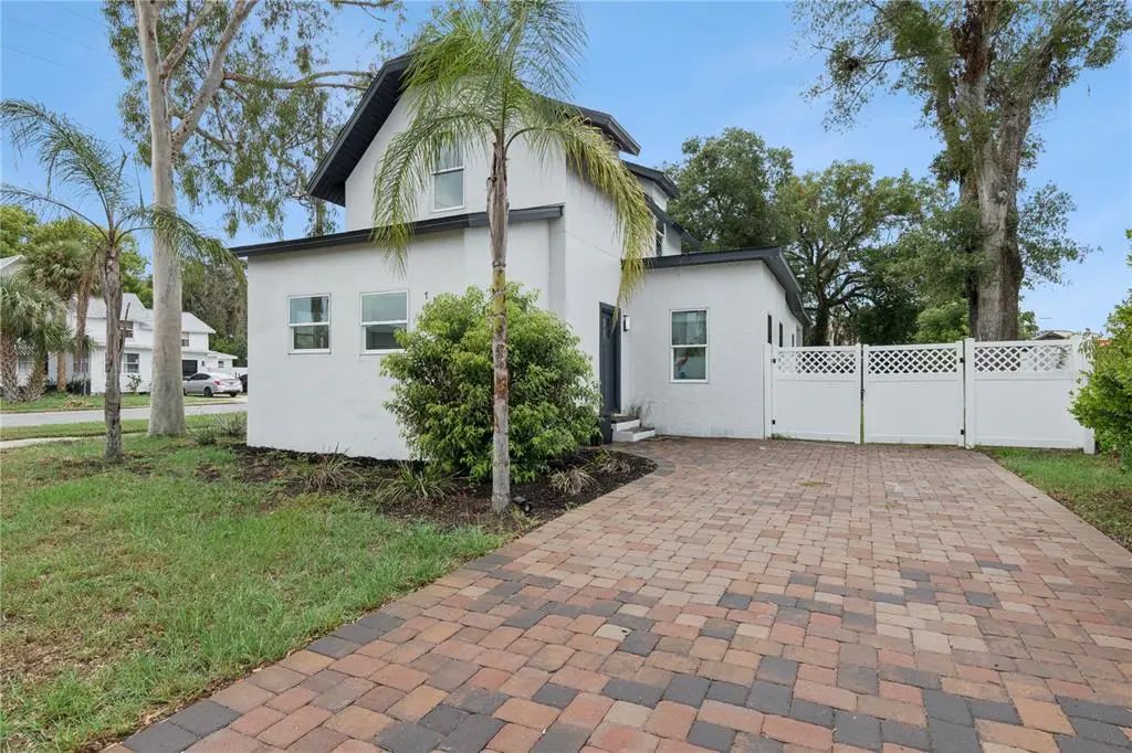 732 E Orange Avenue, EUSTIS