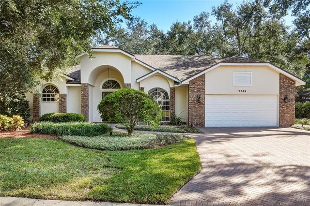 7725 Apple Tree Circle, ORLANDO