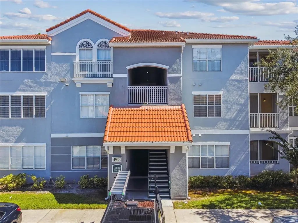 18001 Richmond Place Drive 1223, TAMPA