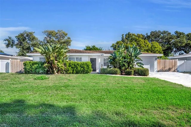 6318 30th Street S, ST PETERSBURG