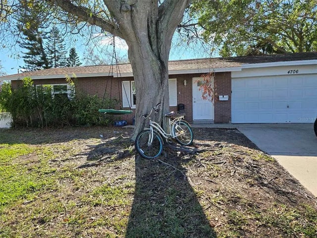 4706 Lansing Street Ne, ST PETERSBURG