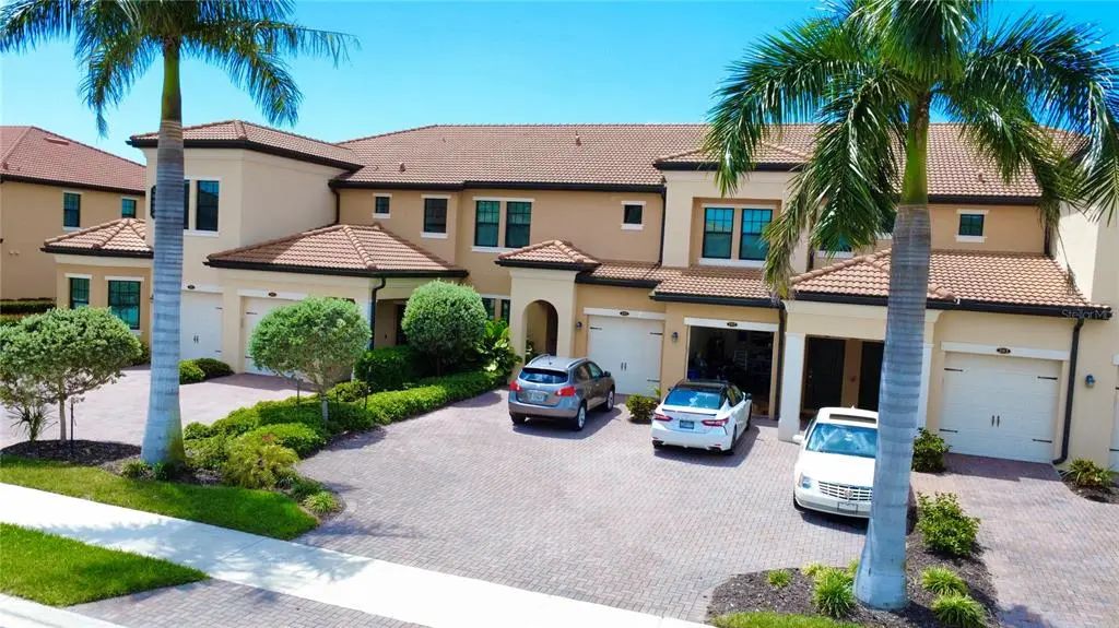 10054 Crooked Creek Drive 102, VENICE