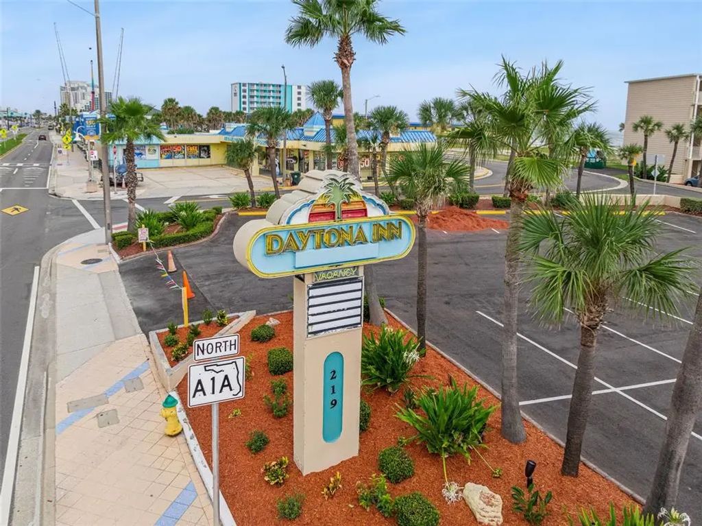219 S Atlantic Avenue 113, DAYTONA BEACH