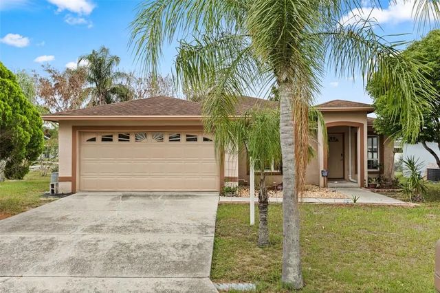 329 Lake Daisy Loop, WINTER HAVEN