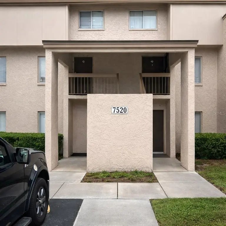 7520 Needle Leaf Place 40, TAMPA