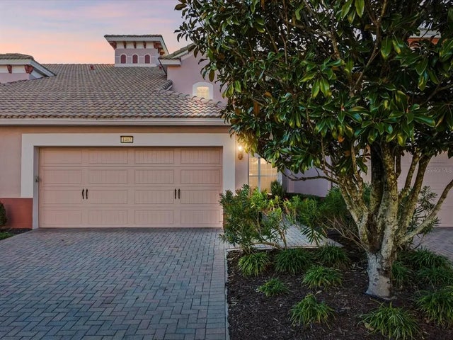 1402 Lisbon Court, DAVENPORT