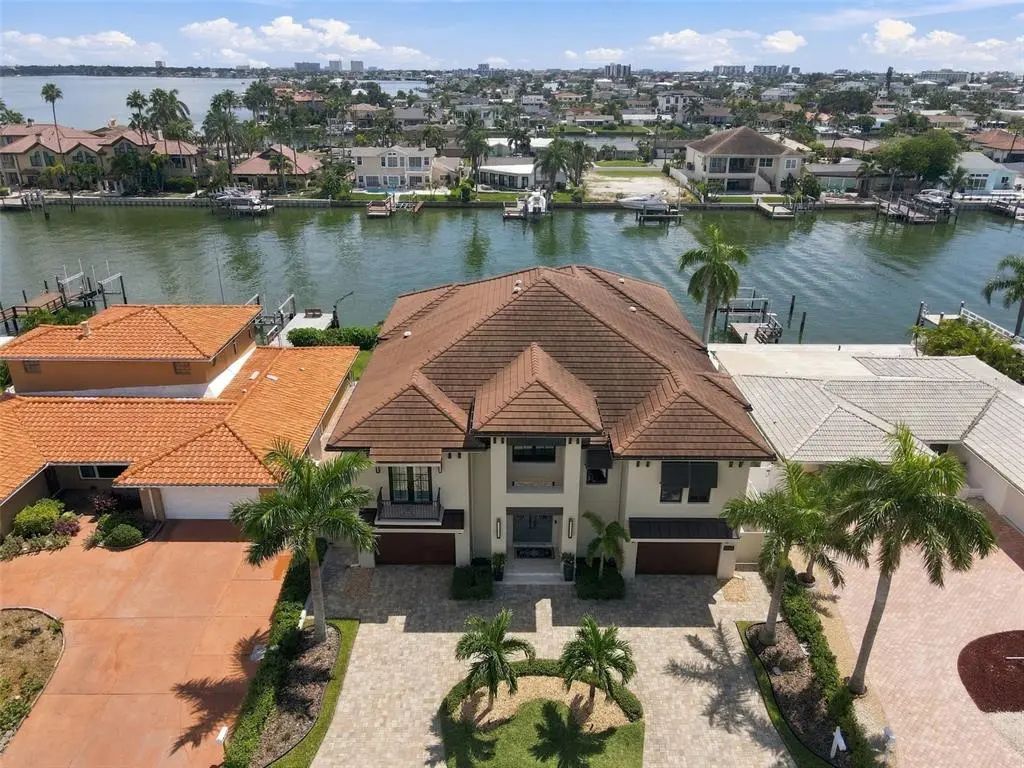 815 Capri Boulevard, TREASURE ISLAND