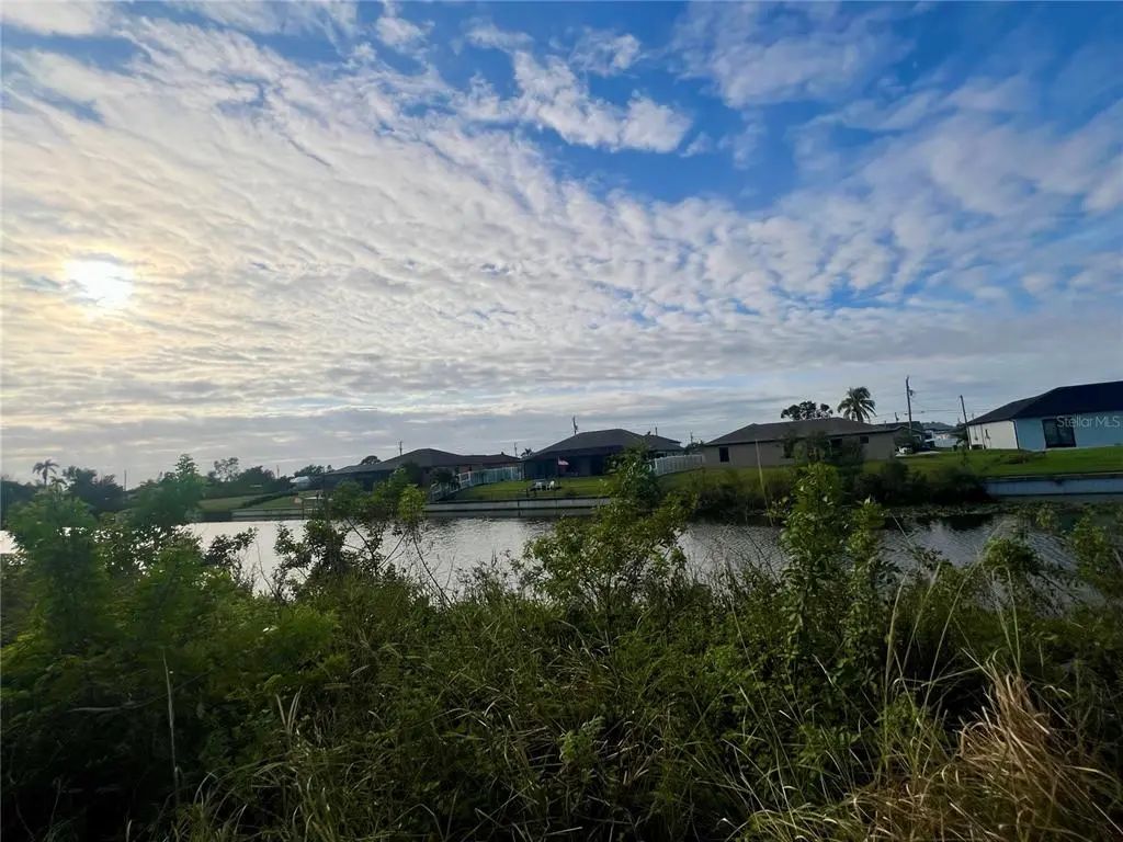 934 Ne 12th Street, CAPE CORAL
