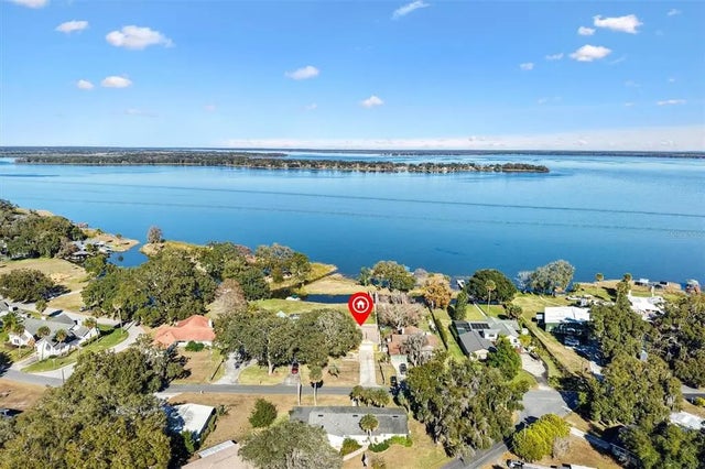 804 N Shore Drive, LEESBURG