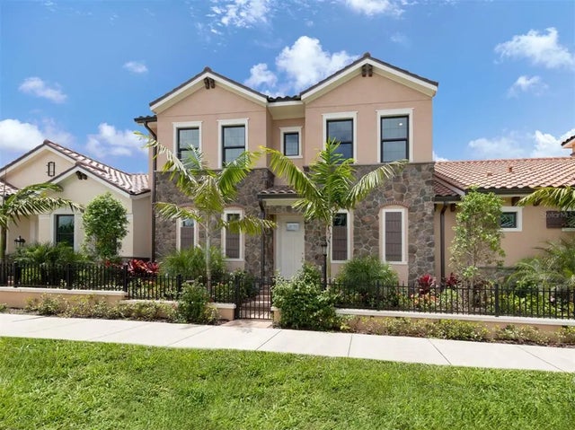 934 E Venice Avenue, VENICE