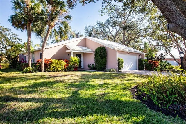 7213 Las Casas Drive, SARASOTA
