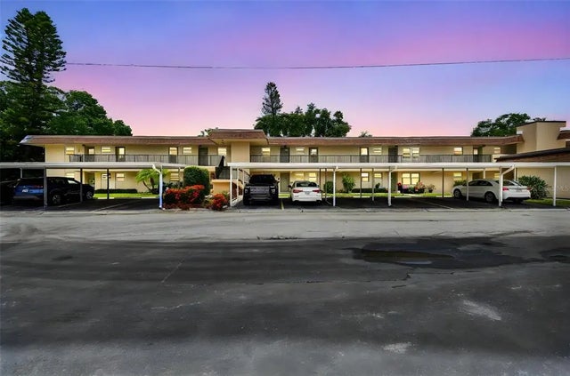 9945 47th Avenue N 208, ST PETERSBURG